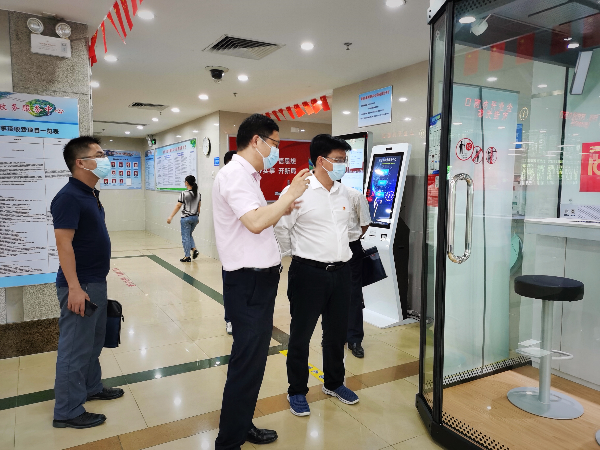 省委黨史學習教育第一巡回指導組到市政務服務大廳現(xiàn)場調研（20210715）.jpg