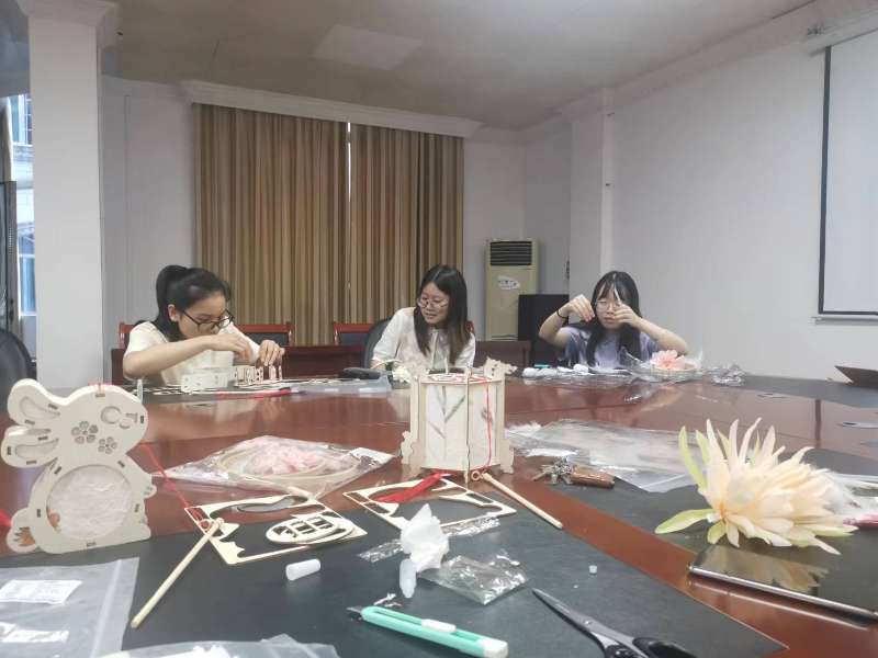 清遠(yuǎn)市生態(tài)環(huán)境局連州分局開展“我們的節(jié)日&middot;中秋”活動 (7).jpg