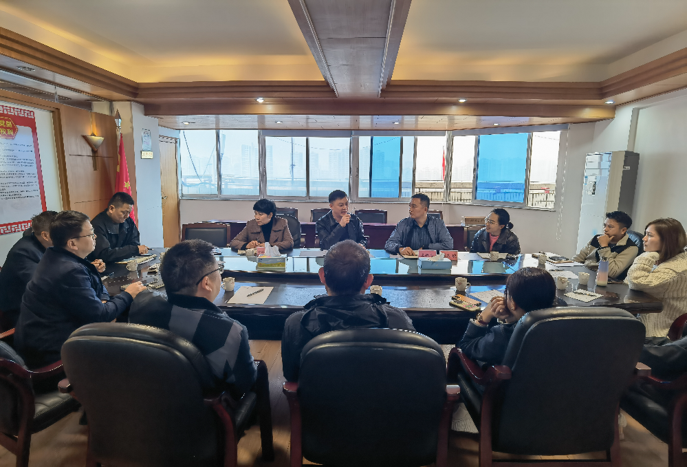 市住房城鄉(xiāng)建設(shè)局召開培育壯大建筑業(yè)“四上”企業(yè)政企座談會